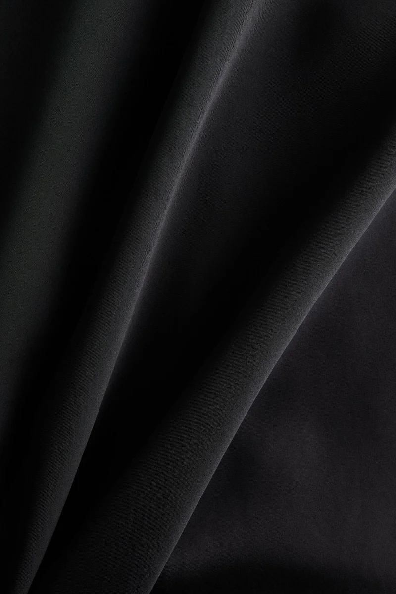 اتش اند ام تنورة ساتان من تشكيلة ماما